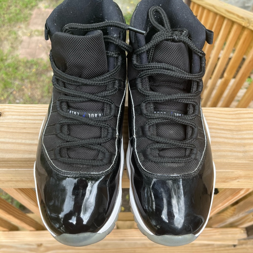 Jordan 11 space jam size 9